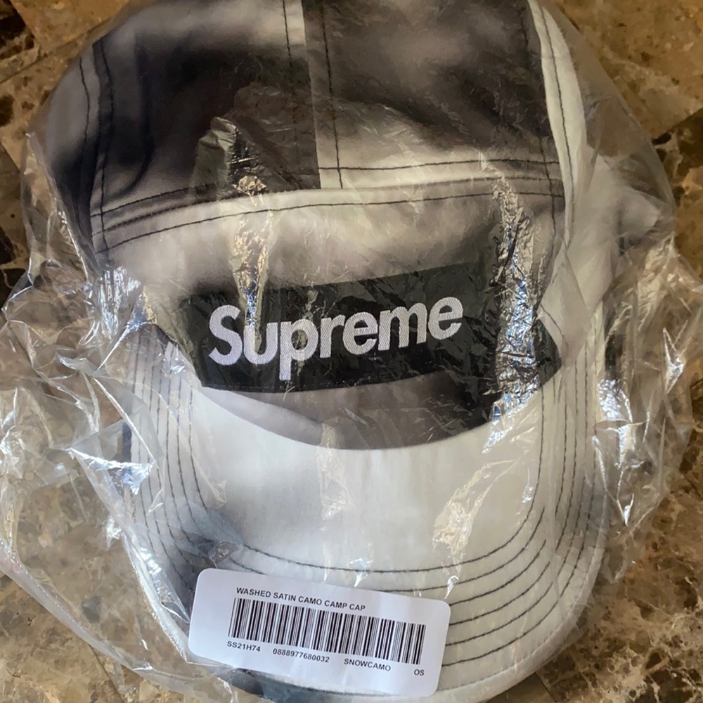 Supreme washed satin camo cap